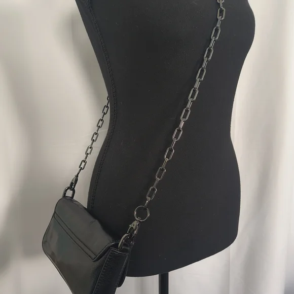 Black Leather Chain Shoulder Bag - Picture 7 of 10